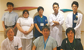 医師、看護師、診療放射線技師、MRgFUS装置の技術者から成る治療チーム